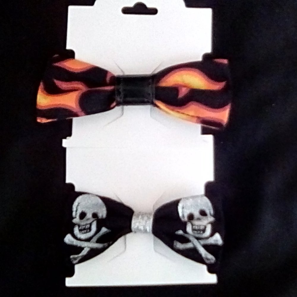 💀Hair bow Combo-Duo Fire Blaze print/Shiny Skull & Crossbones/Goth/Gothabilly☠️